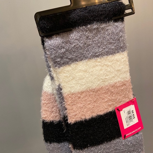 BRAND NEW Vince Camuto Scarf and Hat Set - Picture 2 of 2